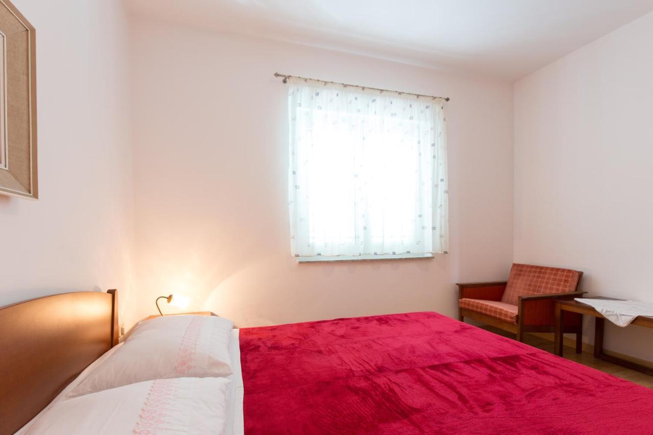 Apartman Leana Krk Town Exterior photo