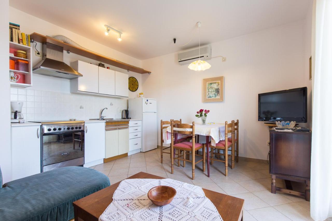 Apartman Leana Krk Town Exterior photo